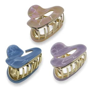 کلیپس فلزی طلایی سایز کوچک موکا روی موهای دخترانه